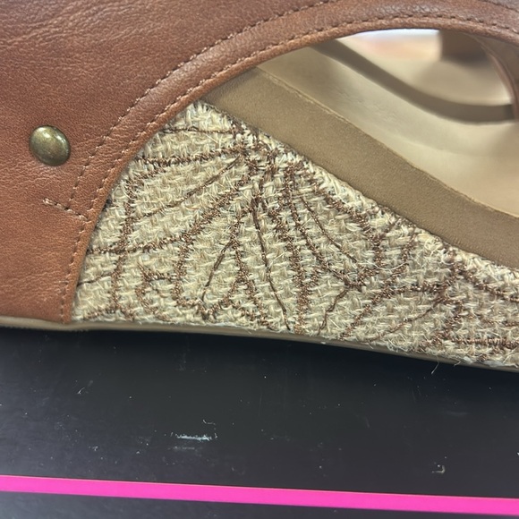 NWT Corkys Cognac Floral Wrap Wedge Heel - Picture 6 of 7